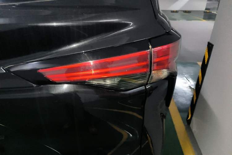 Used Toyota SIENNA 2023 2.5L Hybrid Deluxe Edition