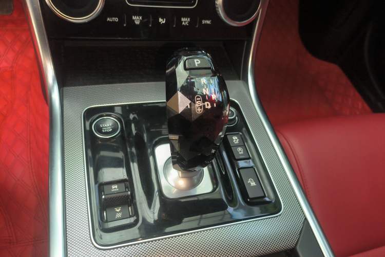 Used Jaguar XEL 2020 2.0T 200 PS R-DYNAMIC S Advanced Sport Edition Gear Lever