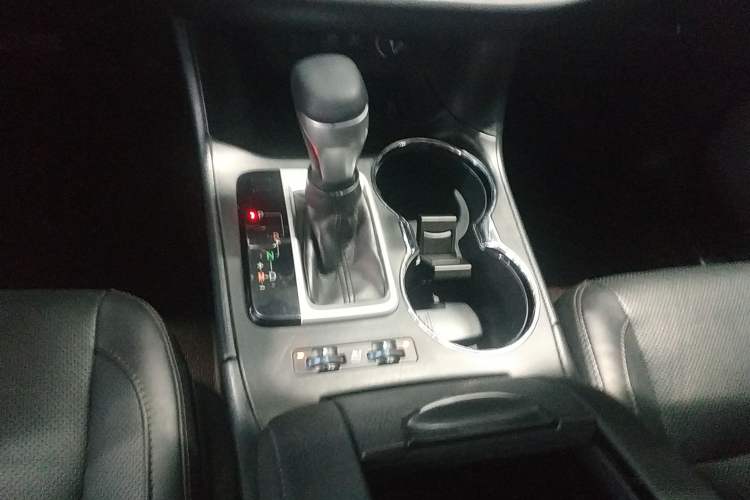 Used Toyota Highlander 2018 2.0T Four-Wheel Drive Ultimate Edition 7-Seater Emission Standard China V
