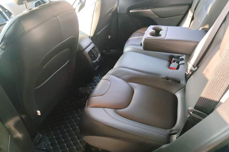 Used Jeep Cherokee 2019 2.0T Two-Wheel Drive Smart Enjoyment Version China V