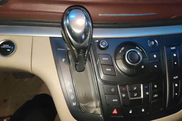 Used Buick GL8 2018 28T Comfort Model China VI Standard