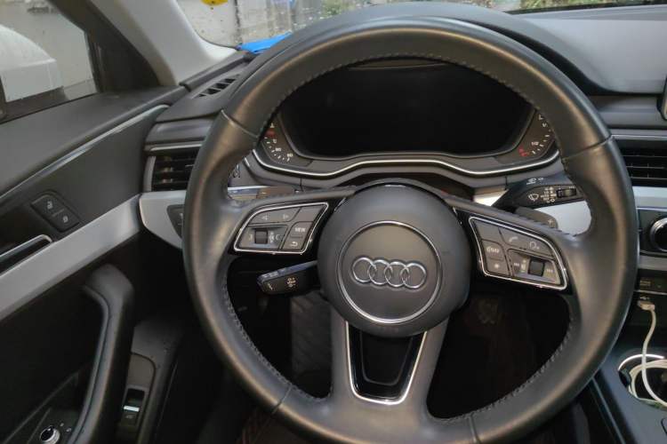 Used Audi A4L 2019 40 TFSI Fashion Edition China VI Emission Standard
