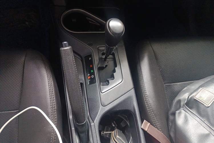 Used Toyota RAV4 2016 2.0L CVT Two-Wheel Drive Fashion Edition China V Standard
