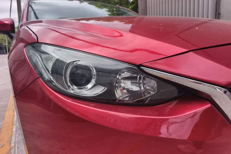 Used Mazda 3 Axela 2016 Sedan 1.5L Automatic Luxury Model