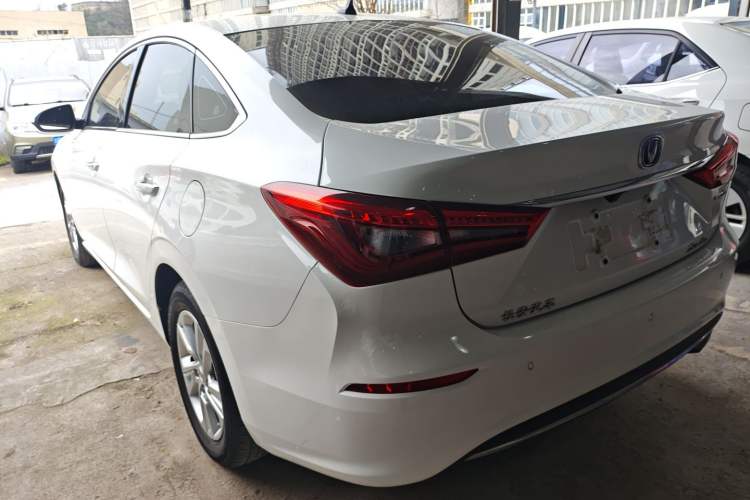 Used Changan Eado 2019 High-Energy Edition 1.6L GDI Manual Pioneer Model China VI Standard
