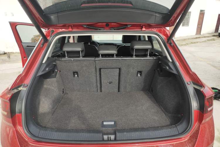 Used Volkswagen T-ROC 2018 280TSI DSG Two-Wheel-Drive Comfort Version China V Standard Trunk