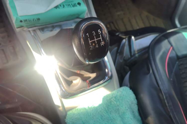 Used Jinbei Hiace X30 2024 1.5L Champion Edition Passenger Vehicle 5/6/7 Seats Gear Lever