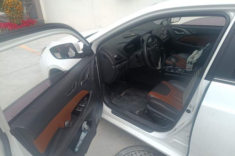 Used BYD Qin New Energy 2015 1.5T Dual-Crown Flagship Plus Edition