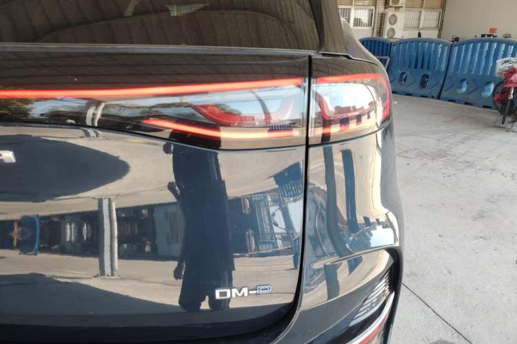 Used Denza N8 2023 Four-Wheel Drive Ultra-Hybrid Flagship Six-Seater Version