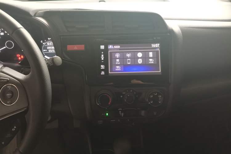 Used Honda Fit 2016 1.5L LX CVT Comfort Model Audio And AC Panel