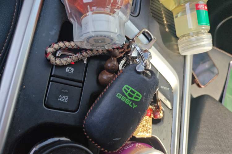 Used Geely Auto Vision X6 2019 1.4T CVT 4G Connected Luxury Version China VI Standard