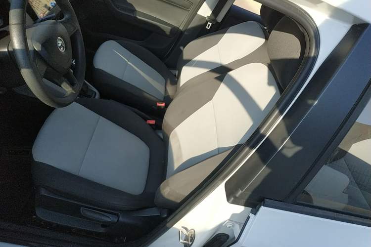 Used Skoda Fabia 2016 1.4L Automatic Car Enjoy Edition