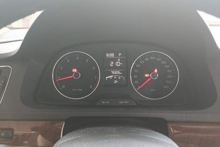 Used Volkswagen Lavida 2013 Restyled Classic 1.6L Automatic Comfort Edition