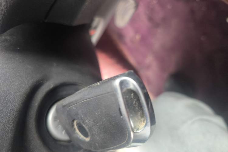 Used Ford Transit 2017 2.0T Gasoline Automatic Multi-Function Commercial Vehicle Short Wheelbase Low Roof China V Standard