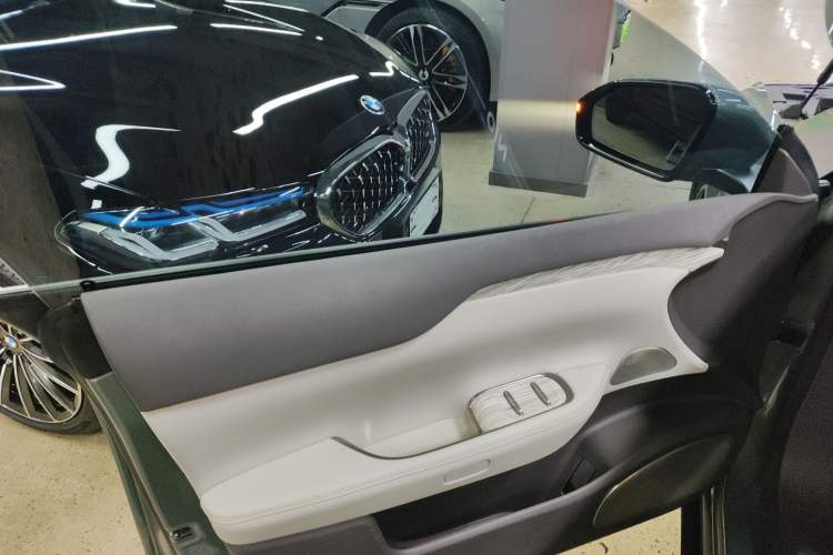 Used Nio ET7 2022 75 kWh Interior 4