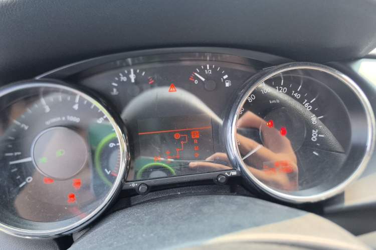 Used Peugeot 3008 2013 2.0L Automatic Classic Edition
