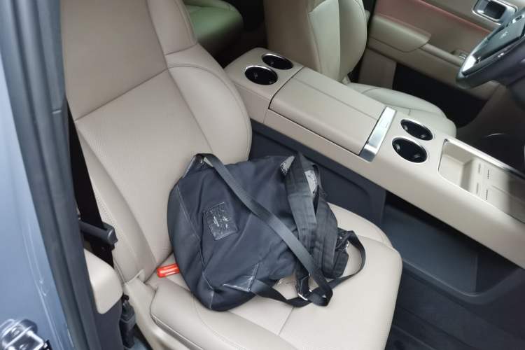 Used Li Auto L8 2025 Ultra Smart Refreshed Edition
