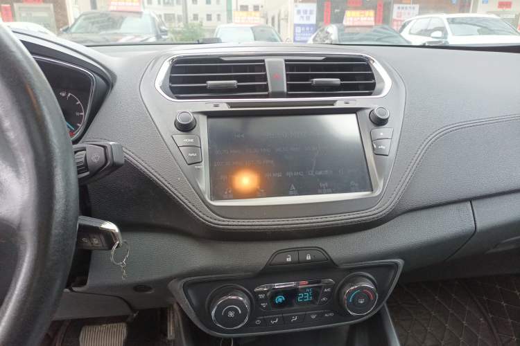 Used Ford Escort 2017 Happiness Edition 1.5L Automatic Fashion Version Audio And AC Panel