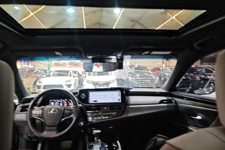Used Lexus ES 2022 200 Excellence Edition
