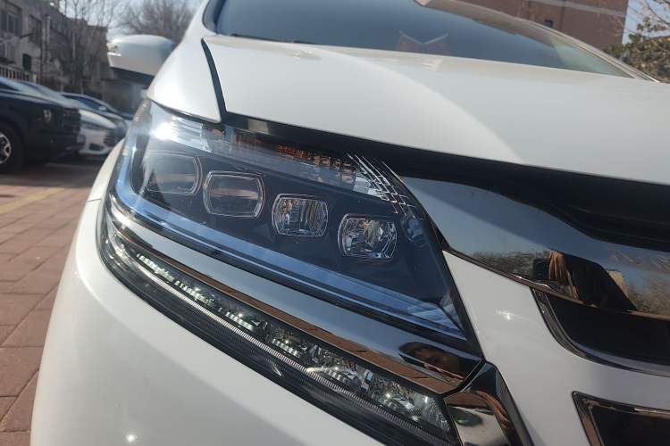 Used Honda Elysion 2019 2.0L Hybrid Supreme Edition