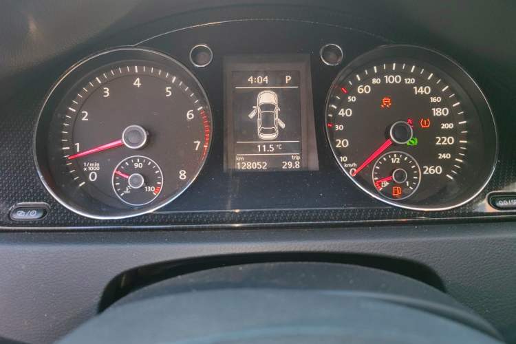 Used Volkswagen Magotan 2012 Revised 1.8TSI Luxury Version Instrument Cluster