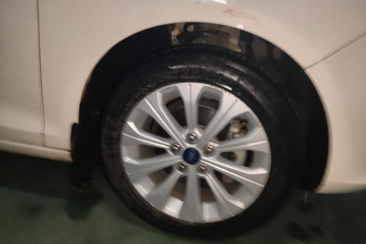 Used Ford Escort 2015 1.5L Automatic Fashion Model