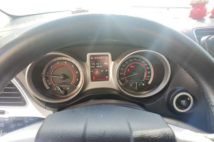 Used Dodge Journey 2013 2.4L Two-Wheel Drive Luxury Version