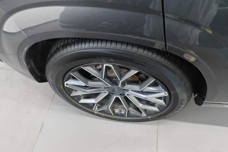 Used CHANGAN OSHAN Z6 2023 Blue Whale 1.5T DCT Smart Edition Right Rear Wheel Hub