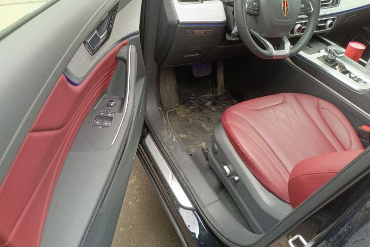 Used Hongqi HS5 2025 2.0T All-Wheel-Drive Flagship Pro Edition Driver Seat