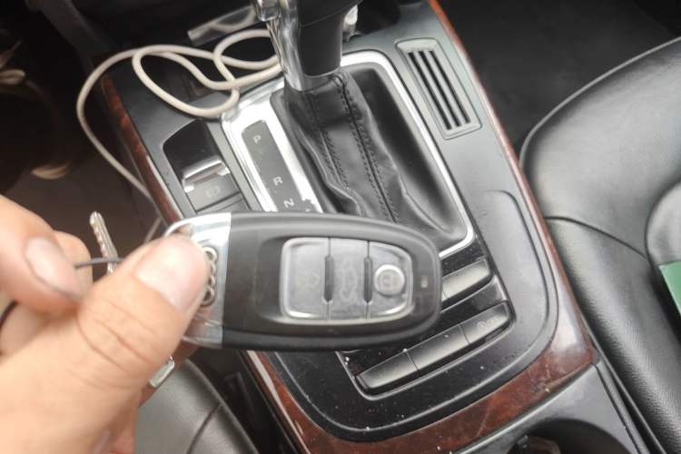 Used Audi A4L 2013 35 TFSI Automatic Comfort Model Vehicle Key