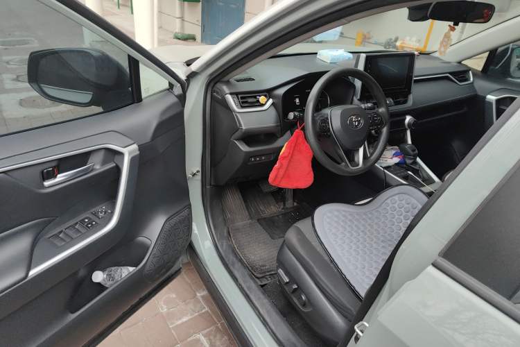 Used Toyota RAV4 2020 2.0L CVT 4x4 Trend Edition