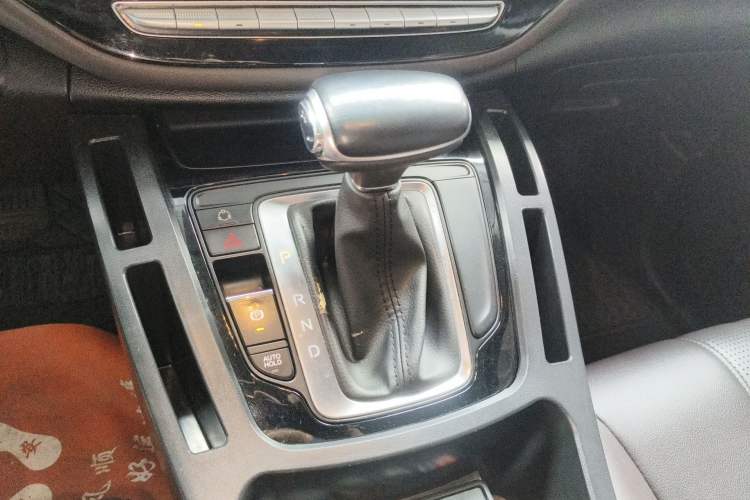 Used GAC Trumpchi M6 2019 270T DCT Luxury Edition (6-seater) China VI Gear Lever