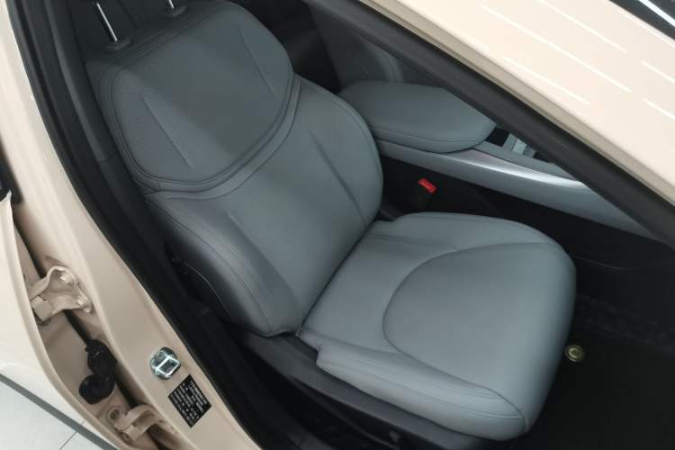 Used XPeng MONA M03 2024 620 with Ultra-Long Range Right Front Seat