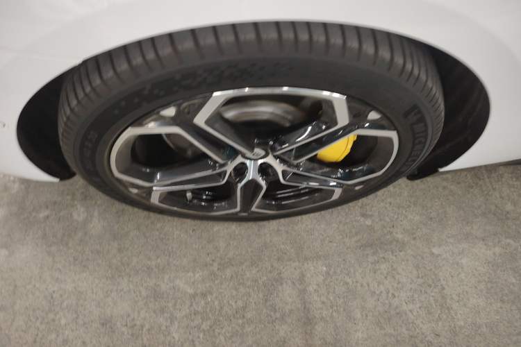 Used Xiaomi Auto SU7 2024 Four-Wheel-Drive Max Founder's Edition