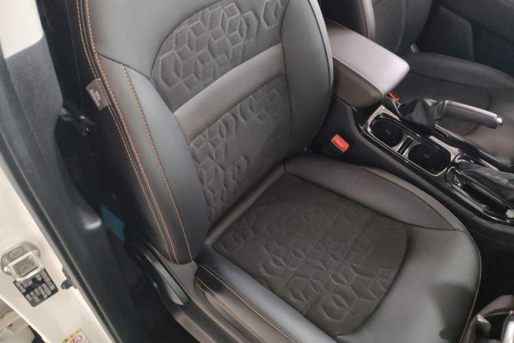 Used GAC Trumpchi GS3 2019 235T Automatic Elite Edition Right Front Seat