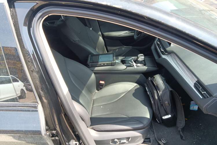 Used Hongqi E-QM5 2023 620km PLUS Right Front Seat