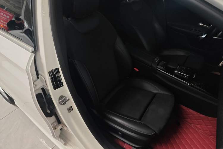 Used Mercedes-Benz A-Class 2021 A 200 L Sport Sedan Fashion Model
