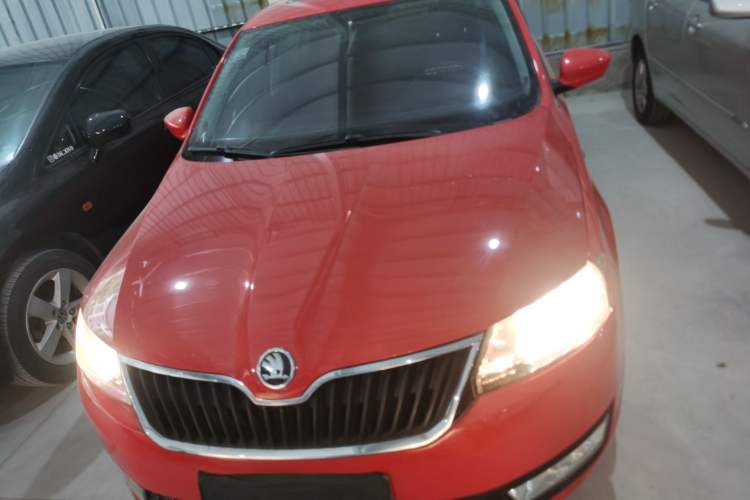 Used Skoda Rapid Spaceback 2014 1.6L Automatic Enjoyment Edition
