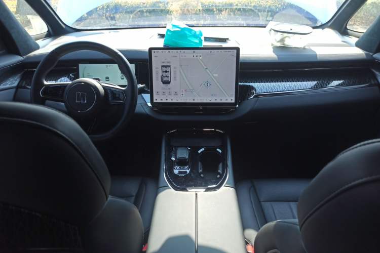 Used Zeekr 009 2022 WE Edition Interior 2