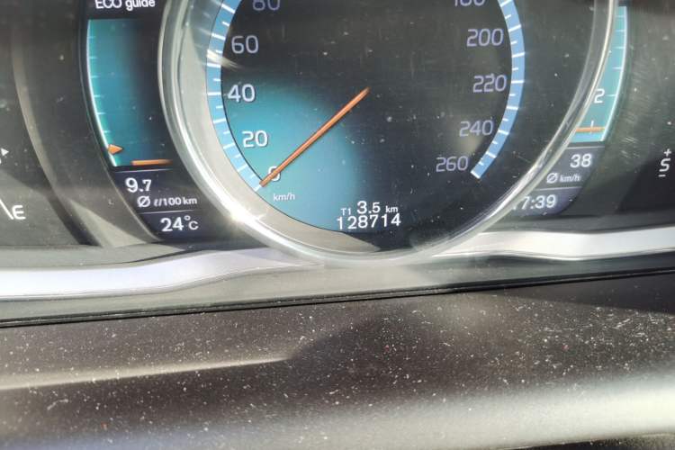 Used Volvo XC60 2015 T5 Smart Upgrade Model
