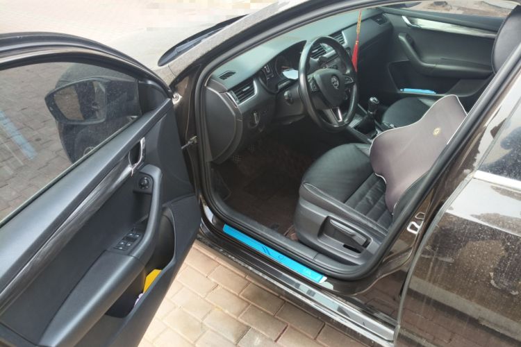 Used Skoda Octavia 2017 1.6L Manual Smart Drive Edition