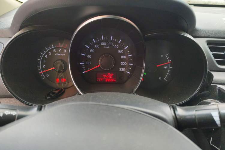 Used Kia K2 2015 Sedan 1.4L MT GLS