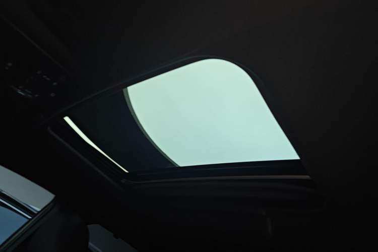 Used Toyota SIENNA 2024 2.5L Hybrid Luxury Edition