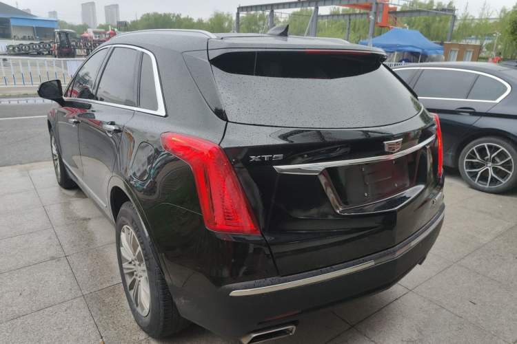 Used Cadillac XT5 2018 25T Luxury Model Rear Left 45 Deg