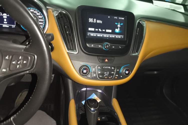 Used Chevrolet Malibu XL 2017 1.5T Automatic Ruichi Edition Audio And AC Panel