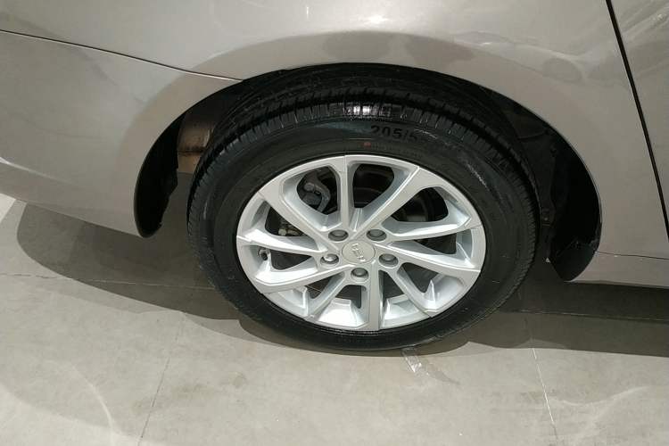 Used Geely Auto Emgrand 2021 UP 1.5L CVT Luxury Model Right Rear Wheel Hub
