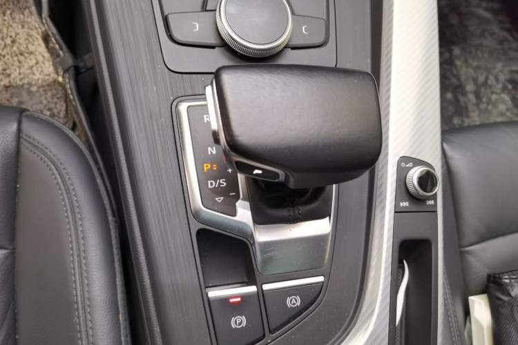 Used Audi A4L 2017 Plus 40 TFSI Fashion Model
