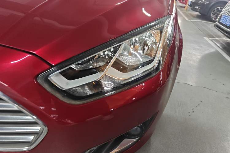 Used Ford Escort 2015 1.5L Automatic Fashion Model