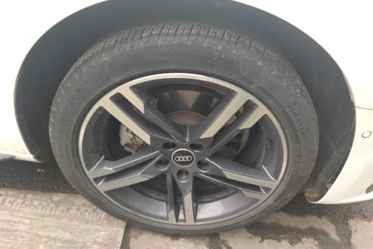 Used Audi A4L 2022 40 TFSI Luxury Dynamic Model