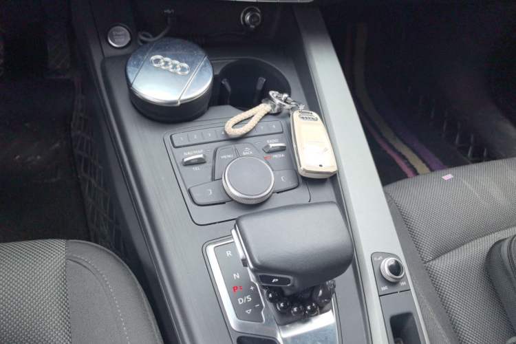 Used Audi A4L 2019 40 TFSI Fashion Version China V